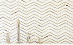 bathroom, tile, glasstile, stand alone bathtub, waterjet, tile pattern, wall tile, feature wall, chevron, art glass